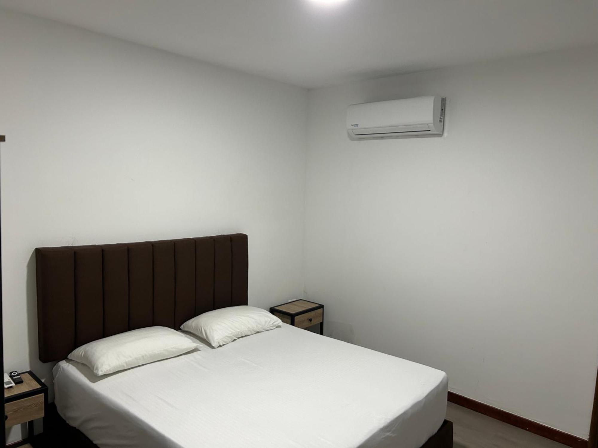 Hotel Gallery By 70 Medellín Buitenkant foto