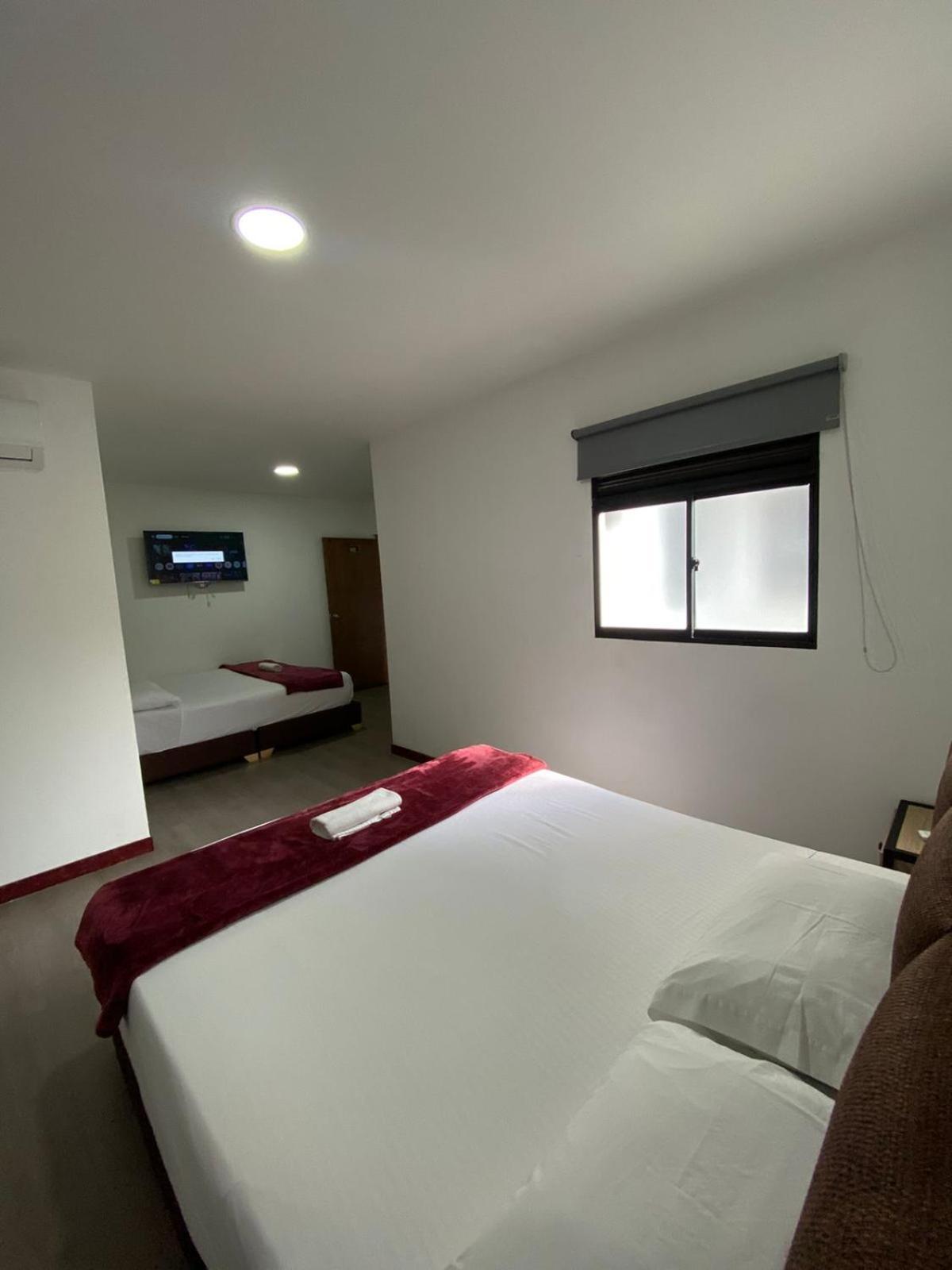 Hotel Gallery By 70 Medellín Buitenkant foto