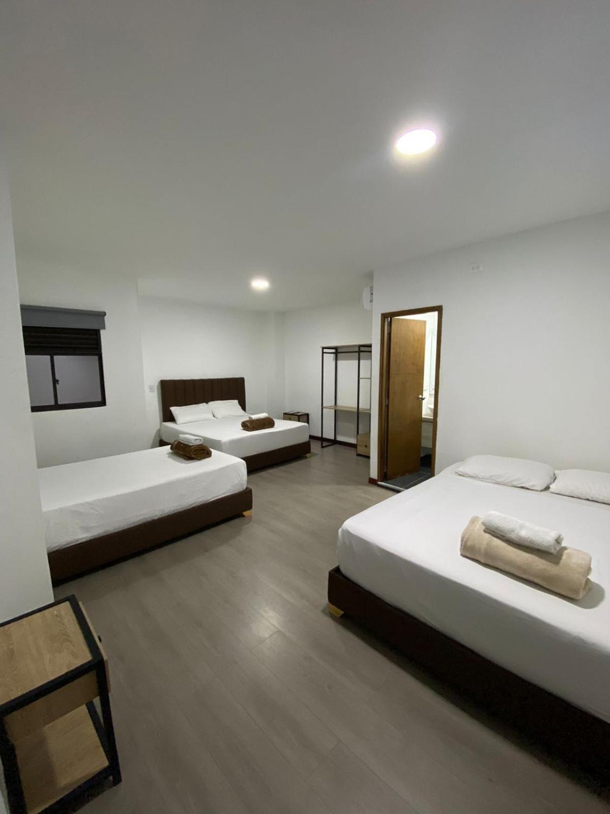 Hotel Gallery By 70 Medellín Buitenkant foto
