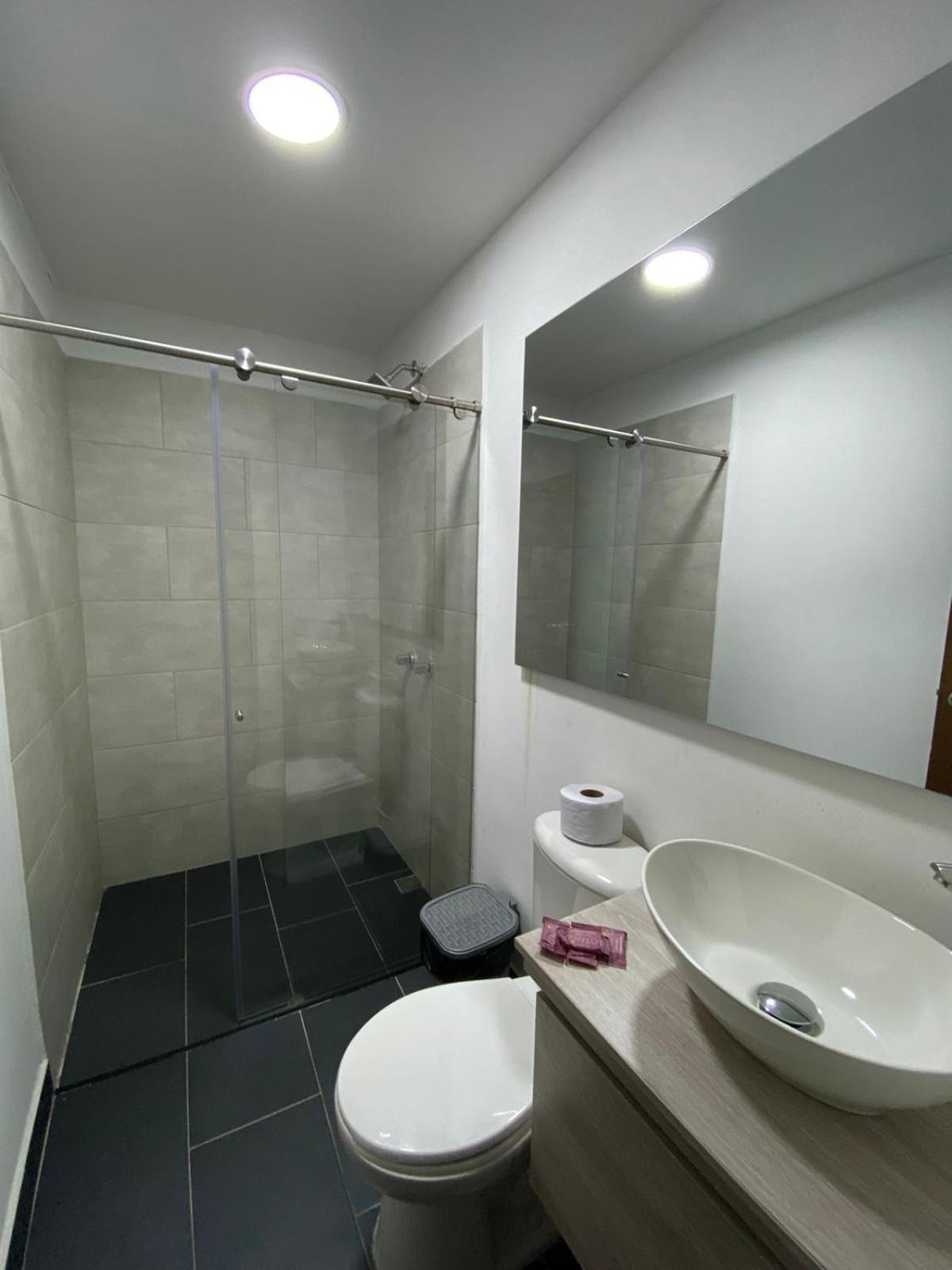 Hotel Gallery By 70 Medellín Buitenkant foto