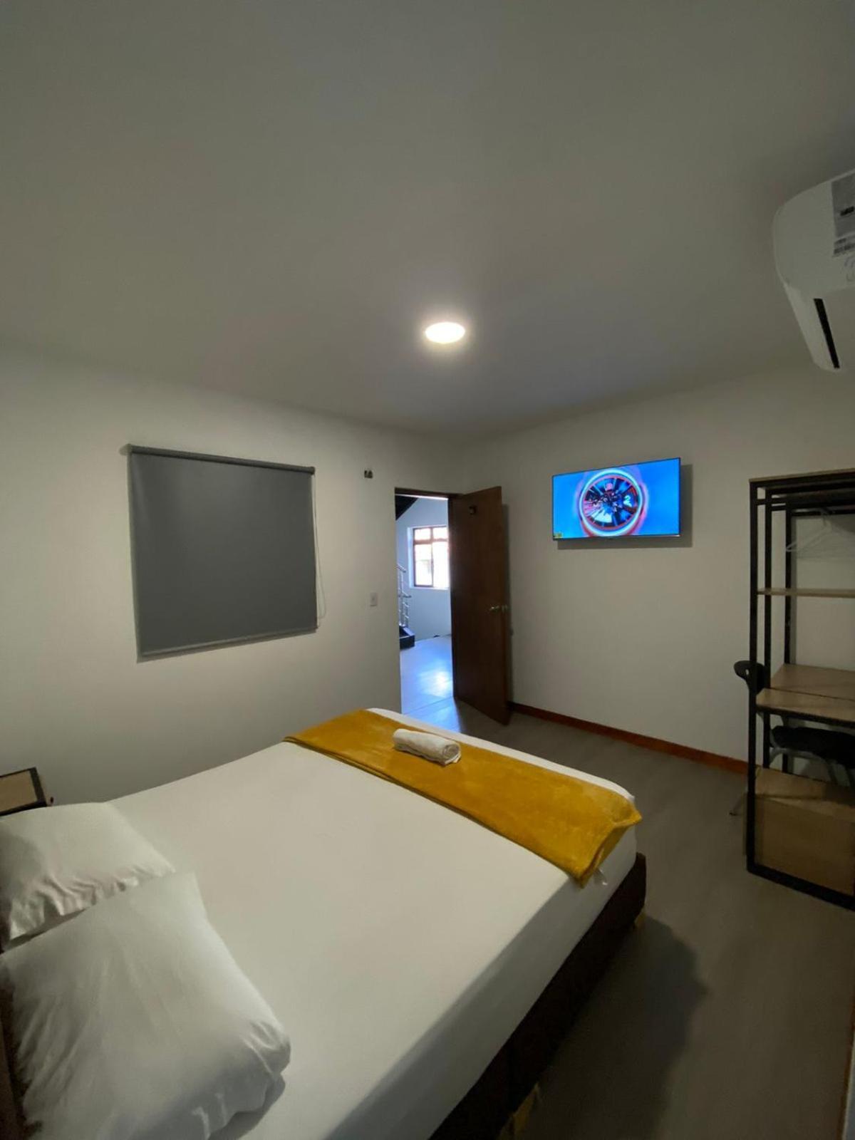 Hotel Gallery By 70 Medellín Buitenkant foto