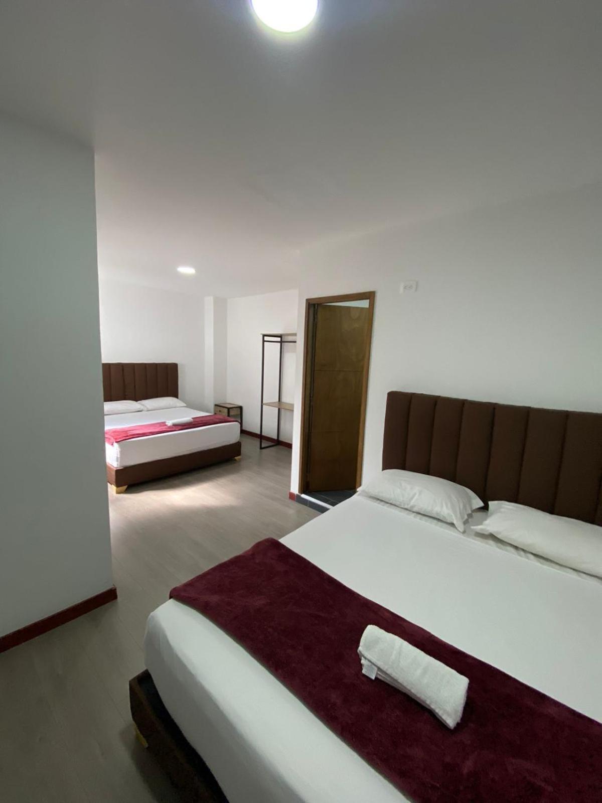 Hotel Gallery By 70 Medellín Buitenkant foto